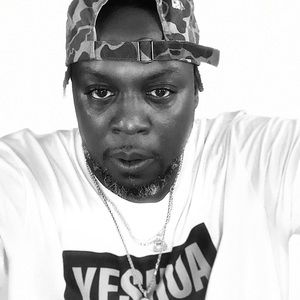 Meet your Posher, Derrick